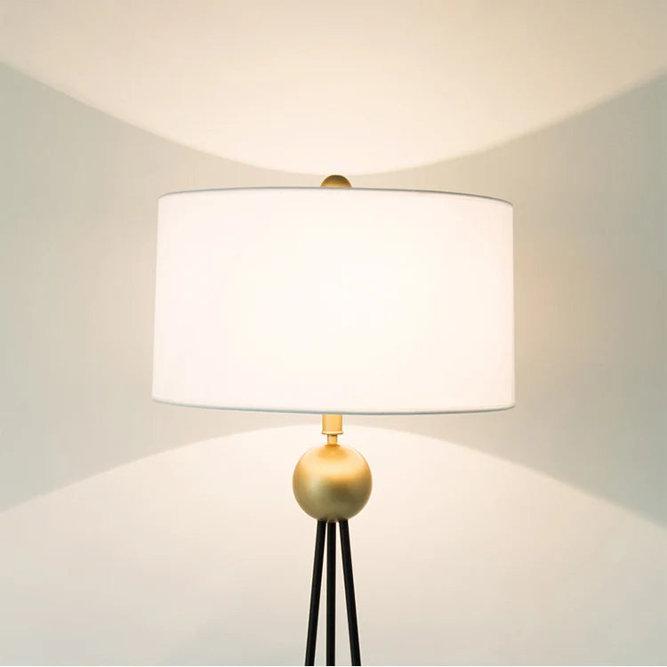 Living Room Vertical Table Lamp Bedroom Bedside Lamp Nordic Minimalist Modern Light Luxury Design American Floor Lamp