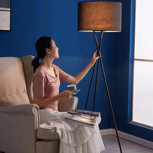 Tripod Design Metal Corner Floor Lights White Black Color Standing Floor Lamps for Livingroom Bedroom Study Home Decoration
